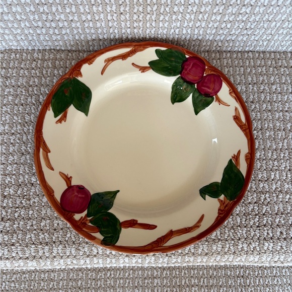 Franciscan Apple Dinner Plate USA Crafted Vintage Earthenware Collectible 10 EUC